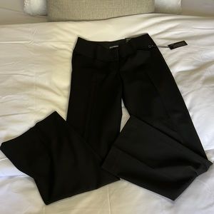 Express slacks. Black. Never worn. Tags still on.
Version: Editor wide waistband